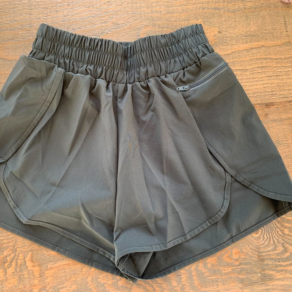 NWT! Blooming Jelly Women's High-rise Running Shorts with Pockets Size XS